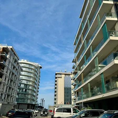 Apartment Lotus Near Opera Mamaia