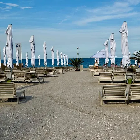 Lotus Aparthotel - Opera Mamaia Apartment Mamaia