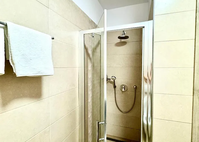 Lotus Near Opera Apartment